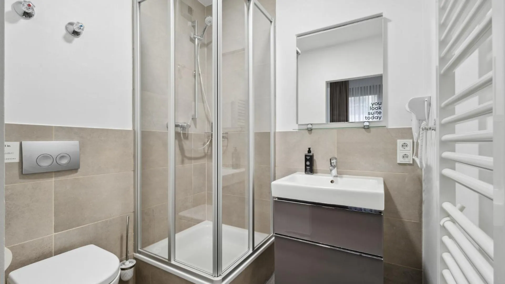 Limehome Munich Fritz-Erler Str 4*,  Németország