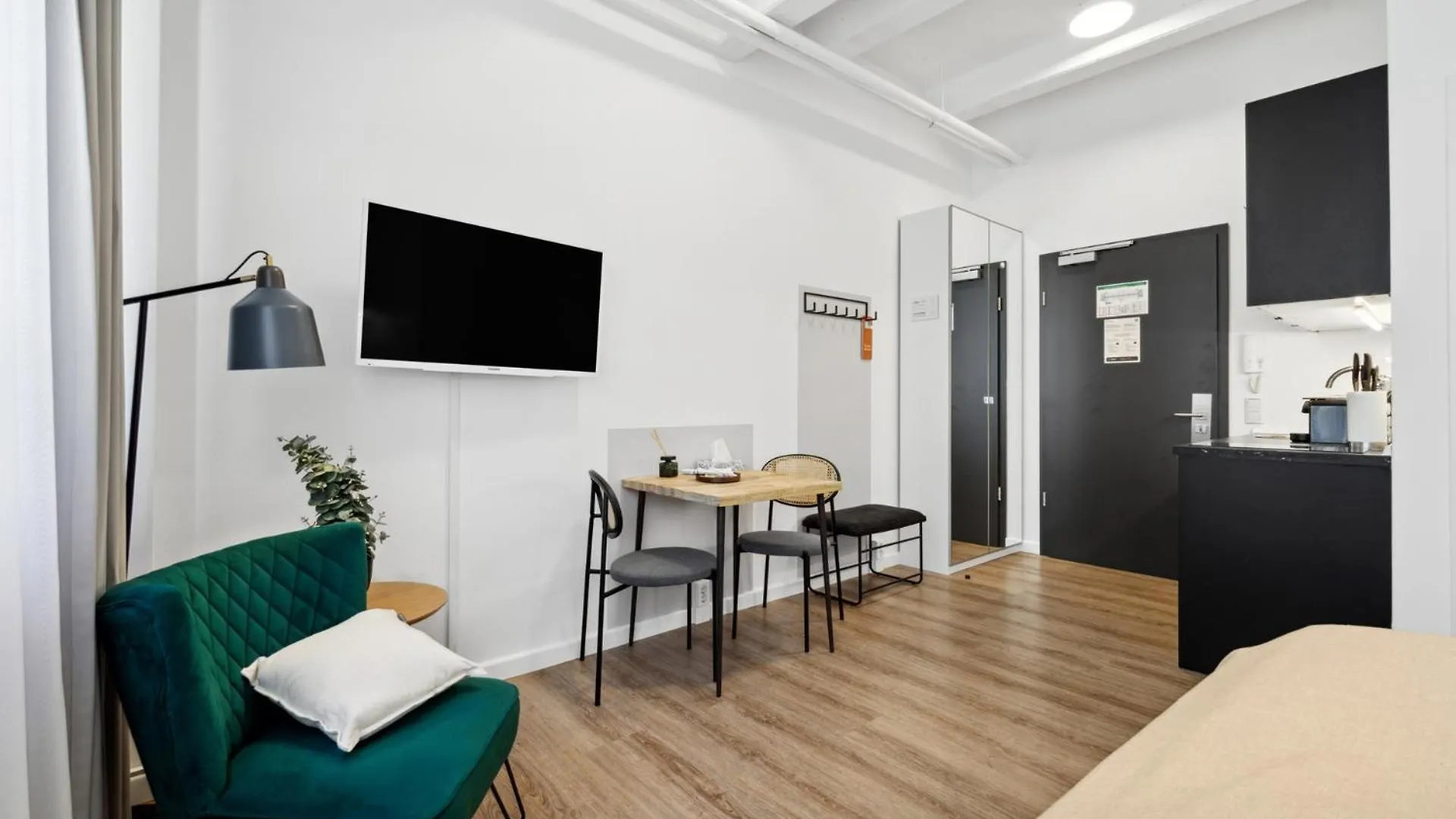 Limehome Munich Fritz-Erler Str Apartmanhotel